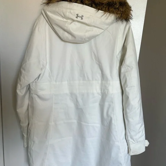 Under Armour Women's White Ski Jacket with Fur Hood - Picture 4 of 5